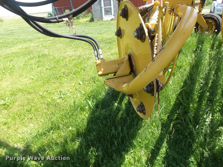 image for item DA3487 2009 Vermeer R2800 rake