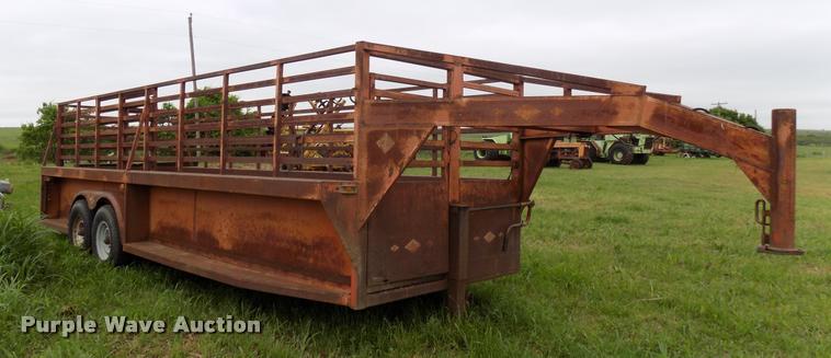 image for item DA6082 Diamond S livestock trailer