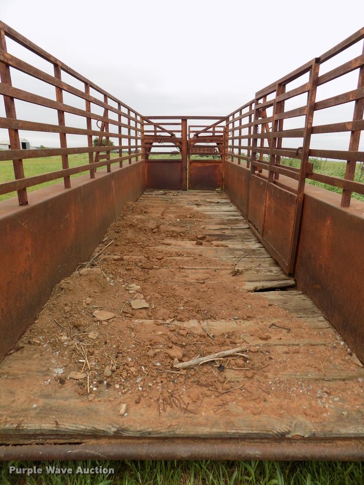 image for item DA6082 Diamond S livestock trailer