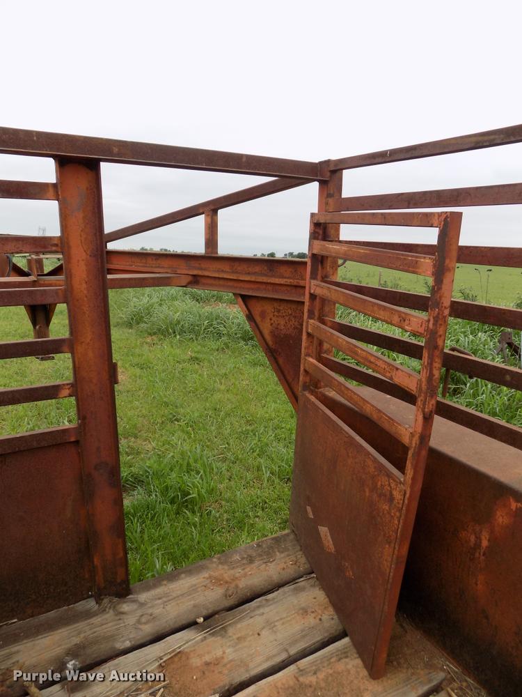 image for item DA6082 Diamond S livestock trailer