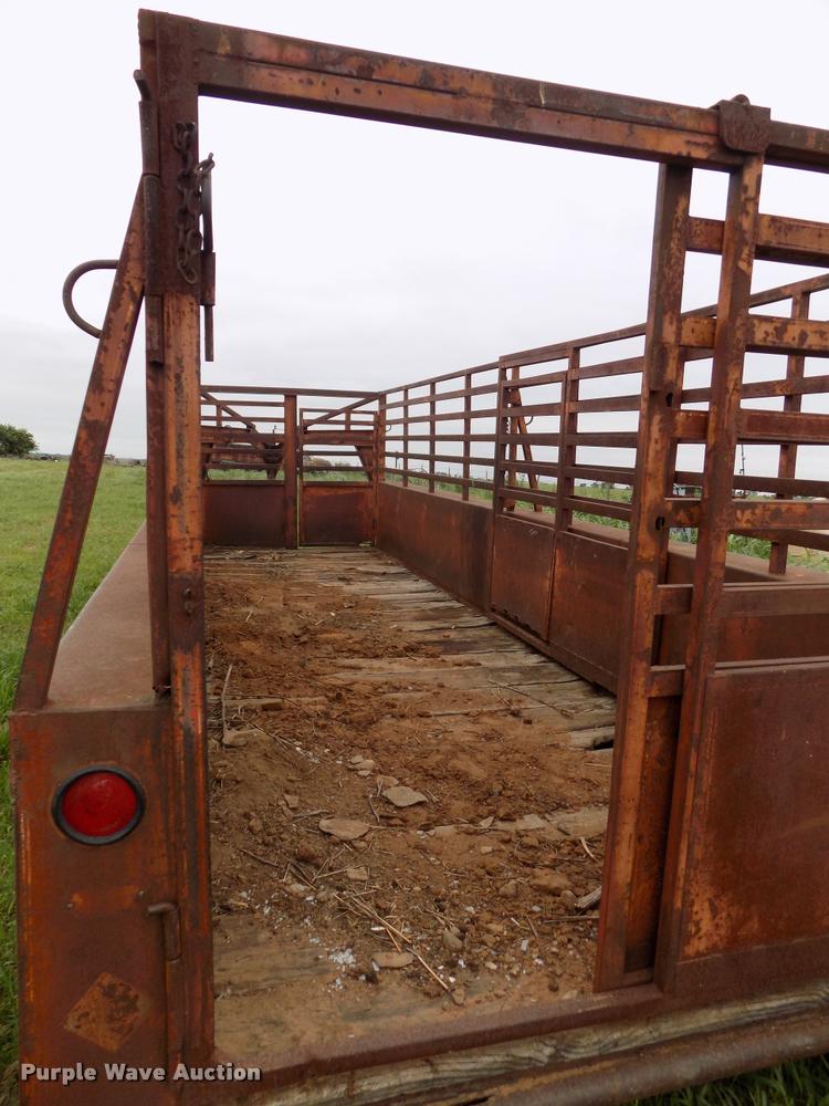 image for item DA6082 Diamond S livestock trailer