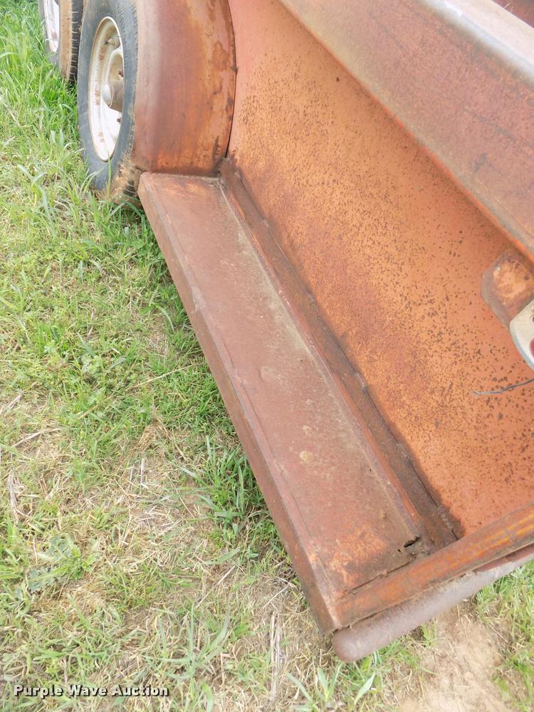 image for item DA6082 Diamond S livestock trailer