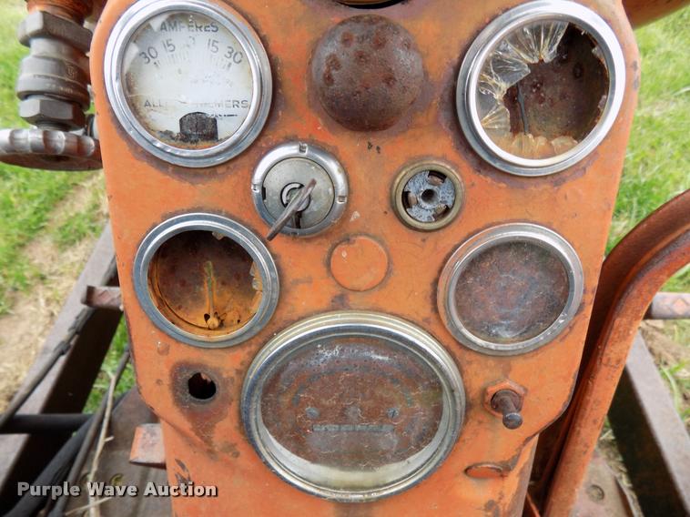image for item DA6085 1959 Allis Chalmers D17 tractor