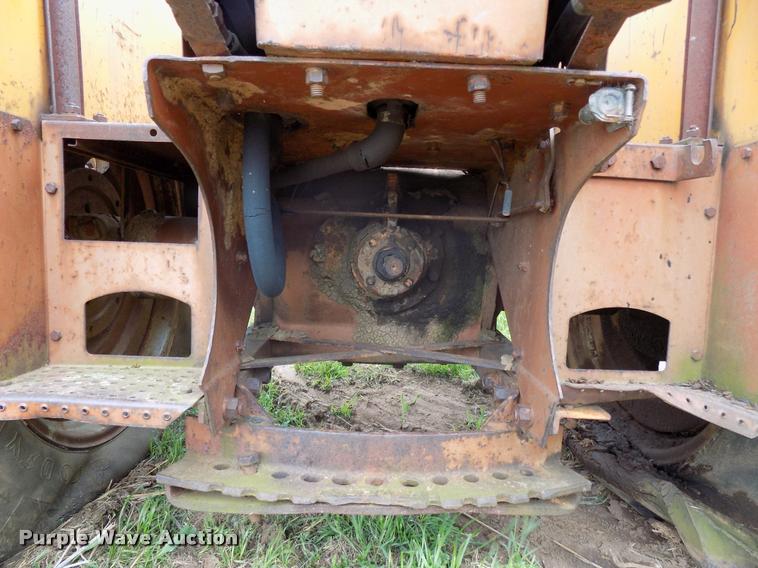 image for item DA6086 1960 Minneapolis Moline 6-VI tractor