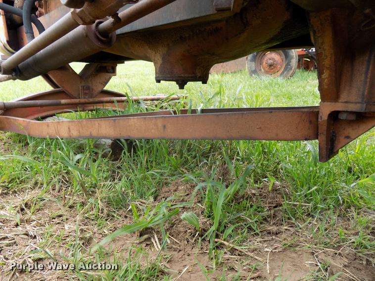 image for item DA6086 1960 Minneapolis Moline 6-VI tractor