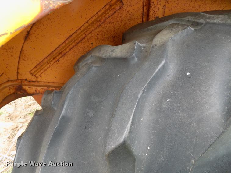 image for item DA6086 1960 Minneapolis Moline 6-VI tractor