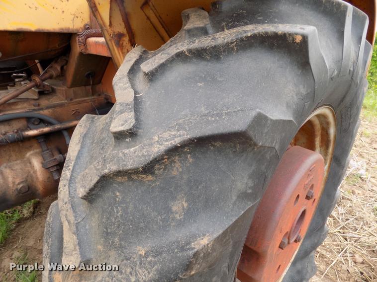 image for item DA6086 1960 Minneapolis Moline 6-VI tractor