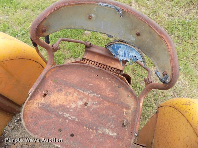 image for item DA6087 1961 Minneapolis Moline 6-VI tractor