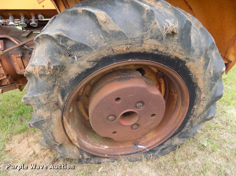 image for item DA6087 1961 Minneapolis Moline 6-VI tractor