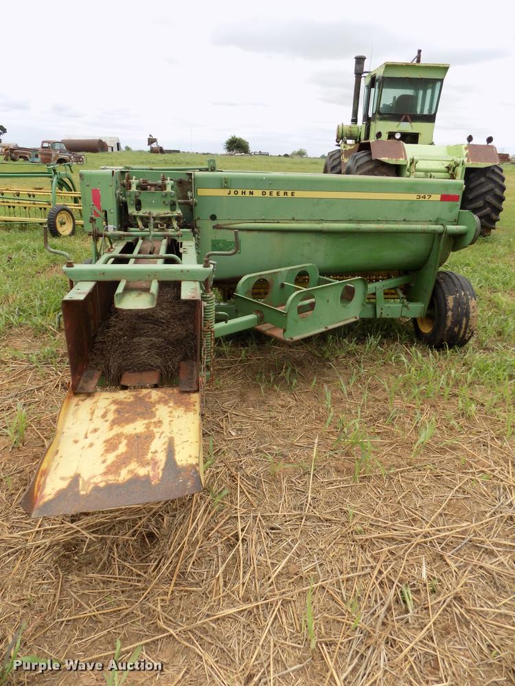 image for item DA6090 1985 John Deere 347 small square baler