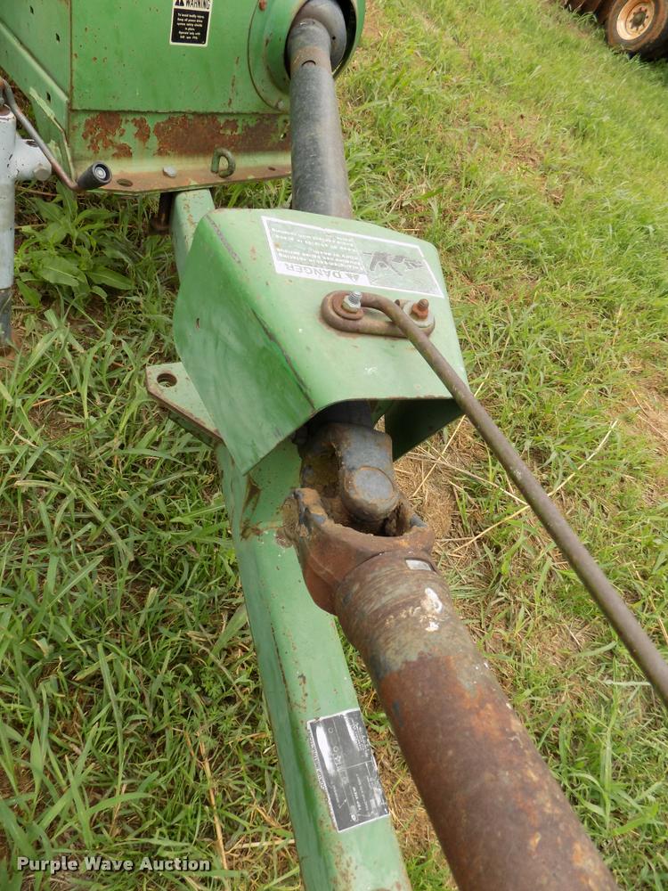 image for item DA6090 1985 John Deere 347 small square baler