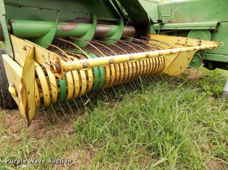 image for item DA6090 1985 John Deere 347 small square baler