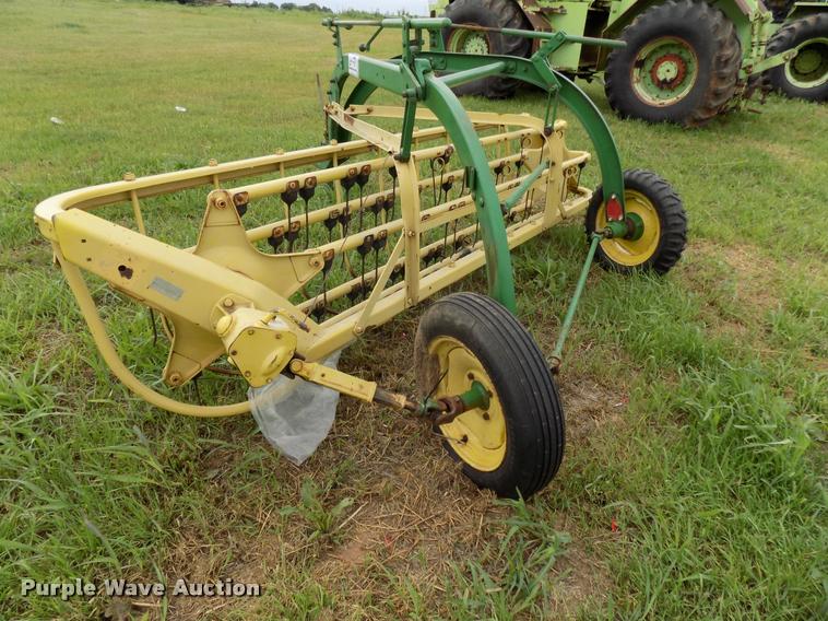 image for item DA6091 New Holland 256 hay rake