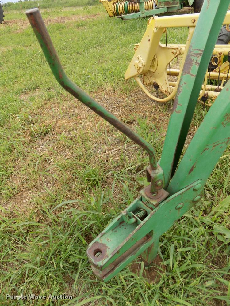 image for item DA6091 New Holland 256 hay rake