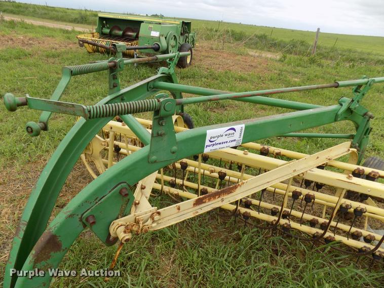 image for item DA6091 New Holland 256 hay rake
