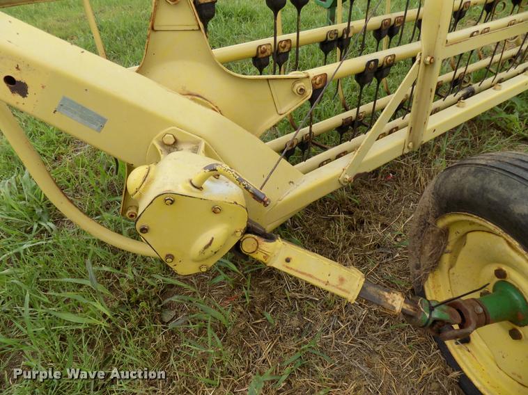 image for item DA6091 New Holland 256 hay rake