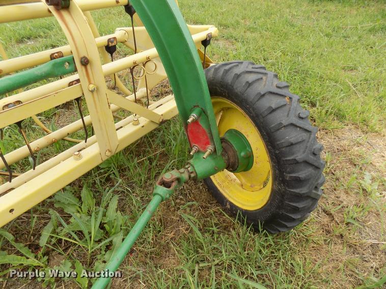 image for item DA6091 New Holland 256 hay rake
