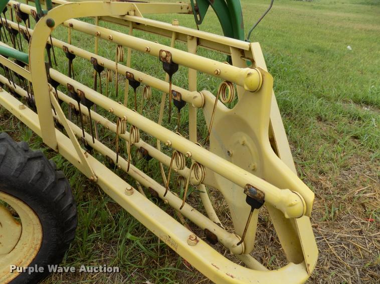 image for item DA6091 New Holland 256 hay rake