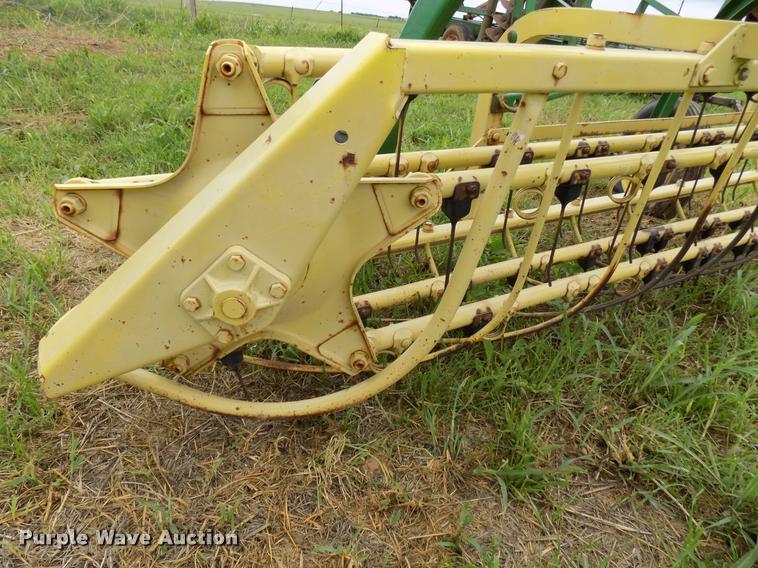 image for item DA6091 New Holland 256 hay rake