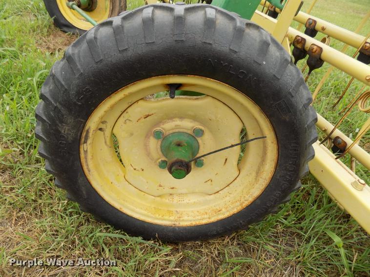 image for item DA6091 New Holland 256 hay rake