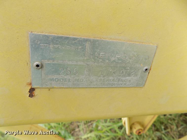 image for item DA6091 New Holland 256 hay rake