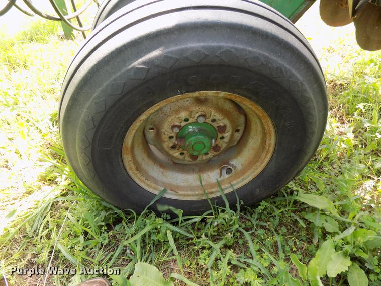 image for item DA6095 Great Plains Solid Stand 30 grain drill