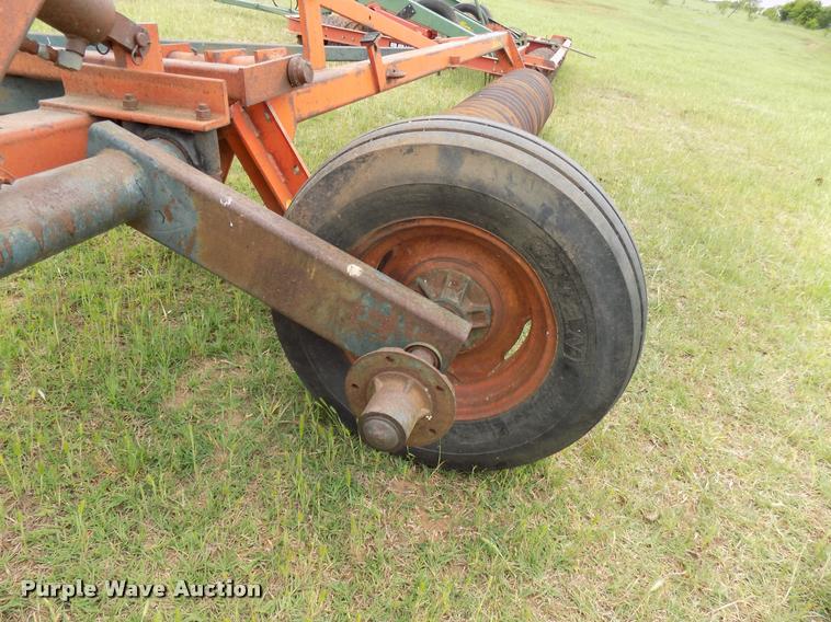 image for item DA6100 Brillion WPW-128 packer