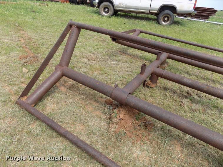 image for item DA6103 (2) Hydro bale carriers