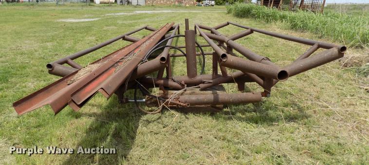 image for item DA6103 (2) Hydro bale carriers