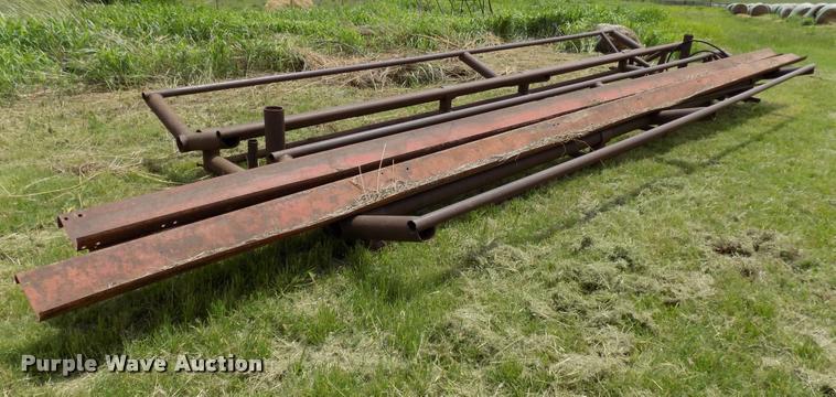 image for item DA6103 (2) Hydro bale carriers