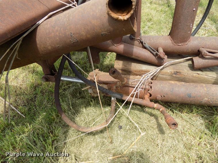 image for item DA6103 (2) Hydro bale carriers