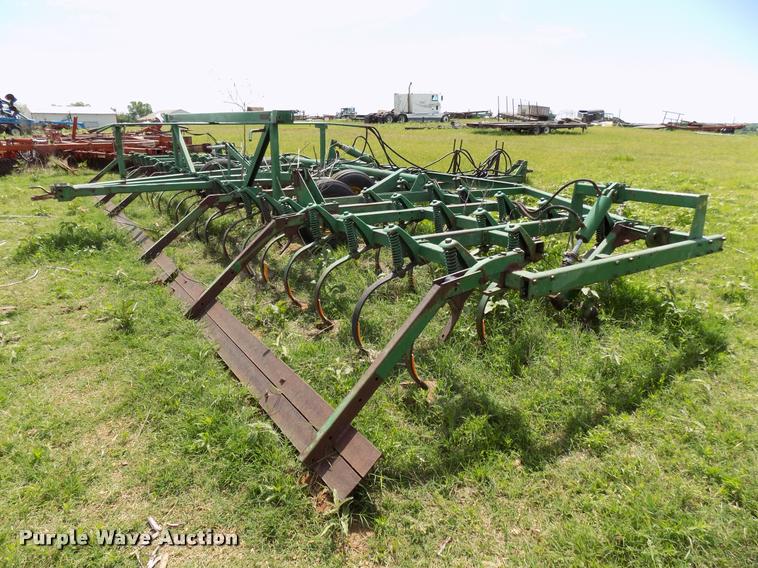 image for item DA6107 John Deere field cultivator