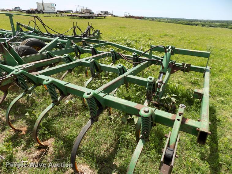 image for item DA6107 John Deere field cultivator