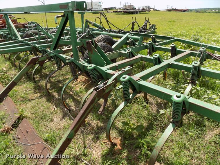 image for item DA6107 John Deere field cultivator