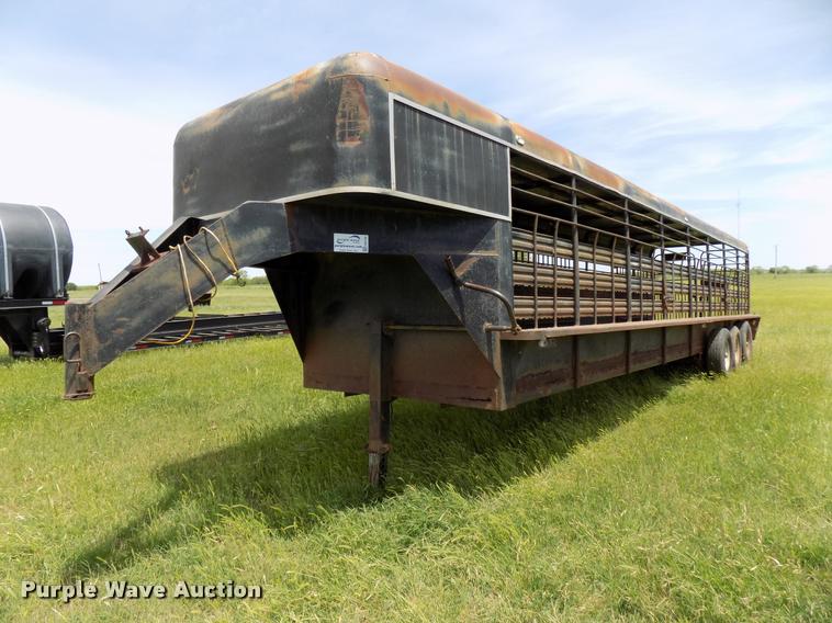image for item DA6109 Shop built livestock trailer