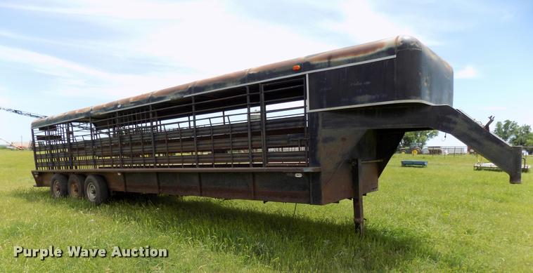 image for item DA6109 Shop built livestock trailer