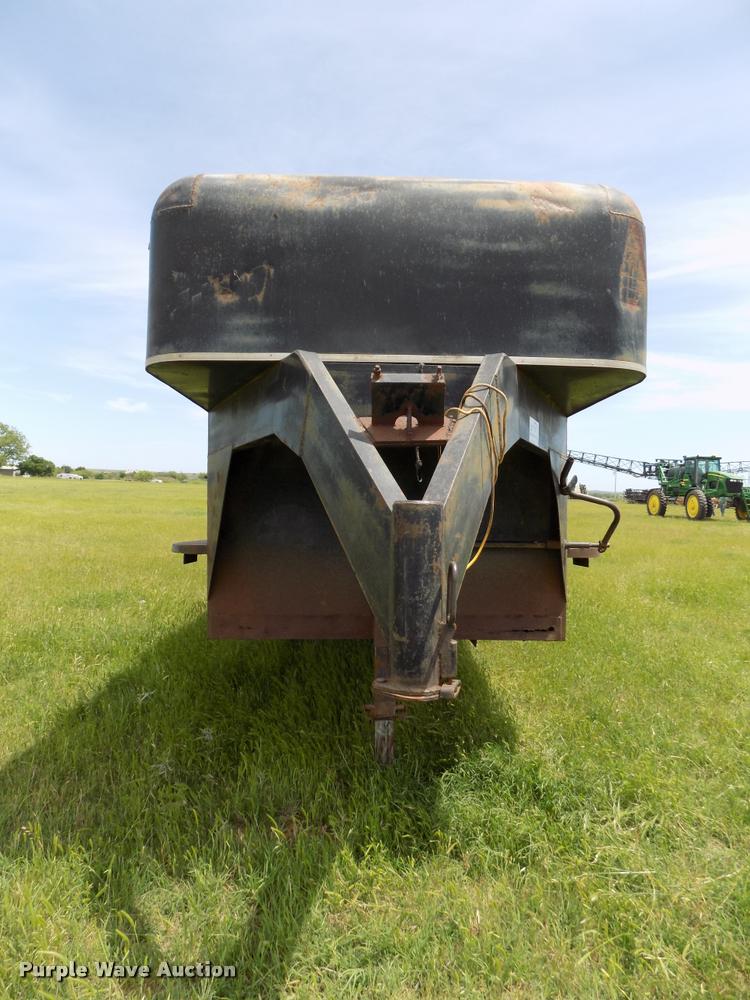 image for item DA6109 Shop built livestock trailer