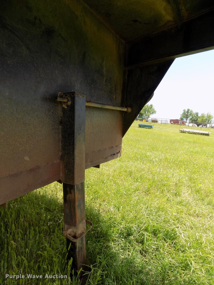 image for item DA6109 Shop built livestock trailer