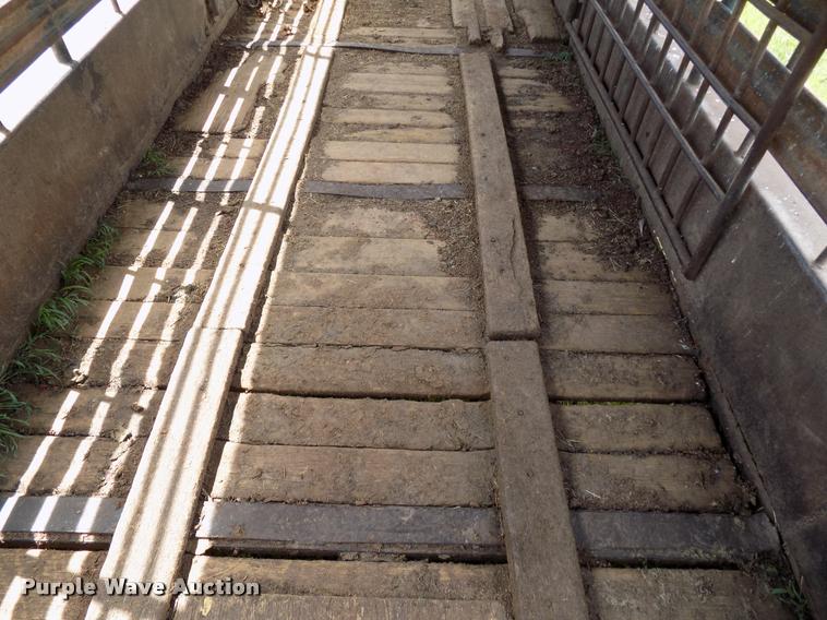 image for item DA6109 Shop built livestock trailer