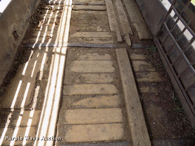 image for item DA6109 Shop built livestock trailer