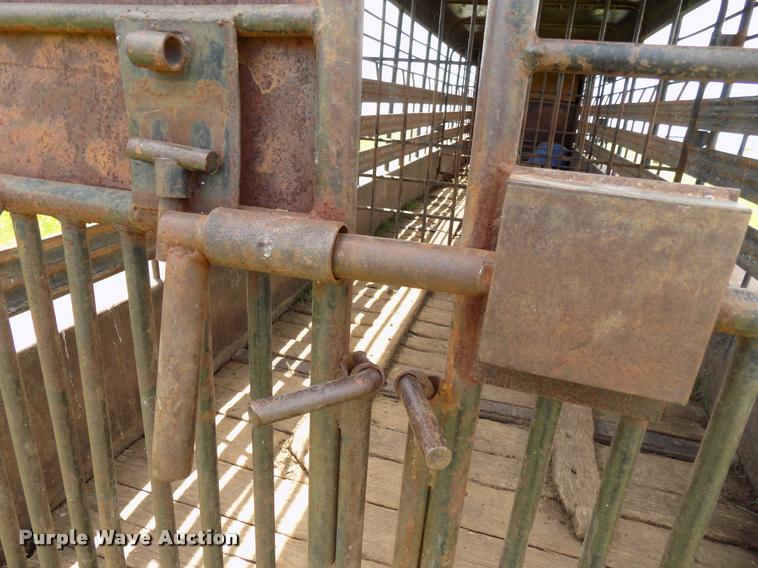 image for item DA6109 Shop built livestock trailer