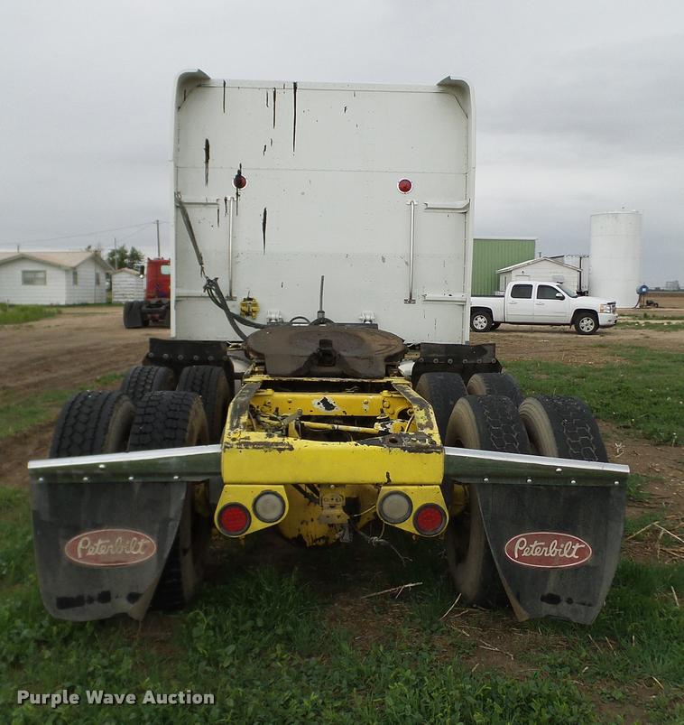 image for item DA6114 2000 Peterbilt 379 semi truck