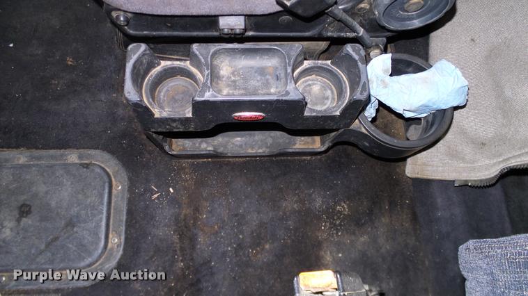 image for item DA6114 2000 Peterbilt 379 semi truck