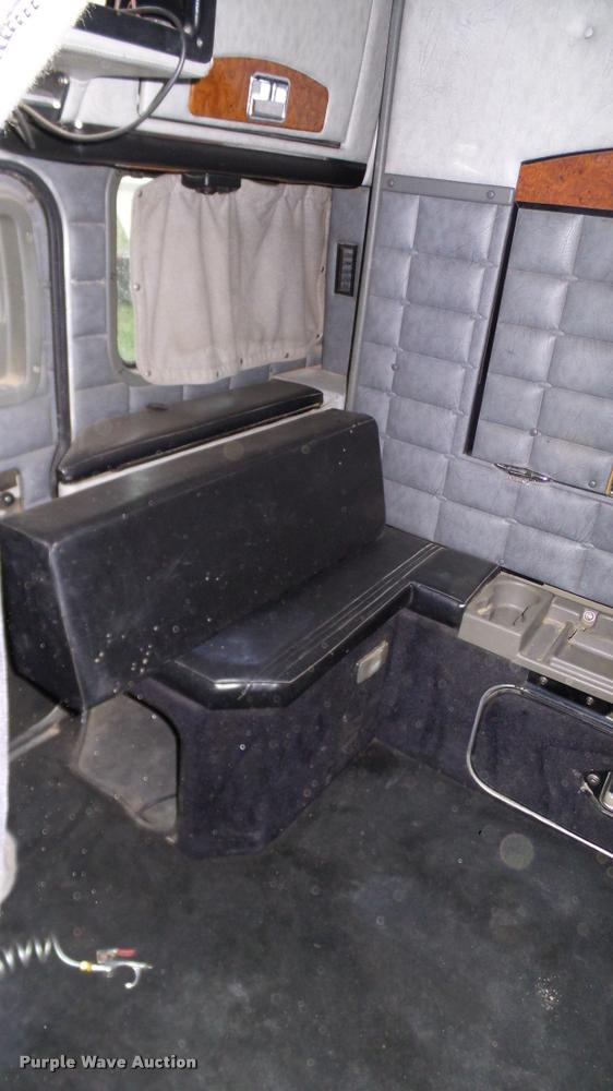 image for item DA6114 2000 Peterbilt 379 semi truck