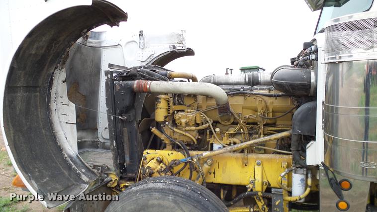 image for item DA6114 2000 Peterbilt 379 semi truck