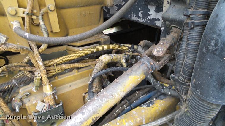 image for item DA6114 2000 Peterbilt 379 semi truck