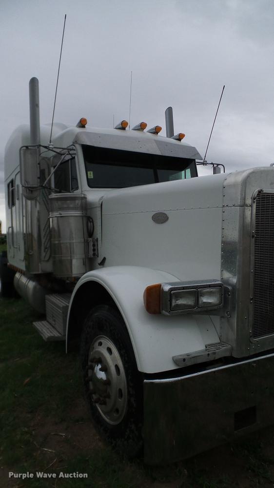 image for item DA6114 2000 Peterbilt 379 semi truck