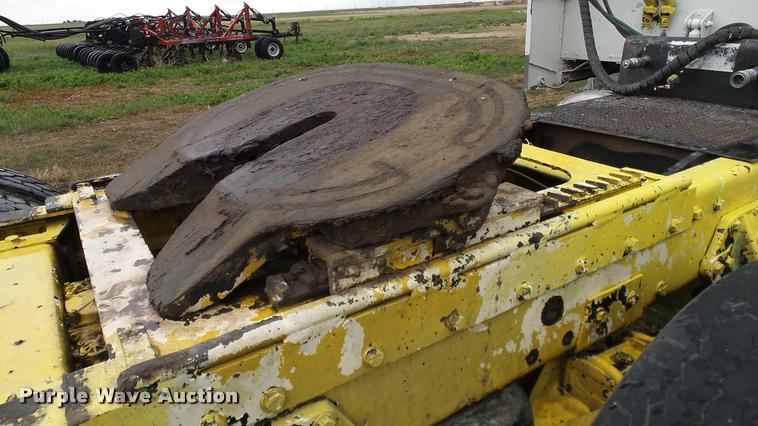 image for item DA6114 2000 Peterbilt 379 semi truck