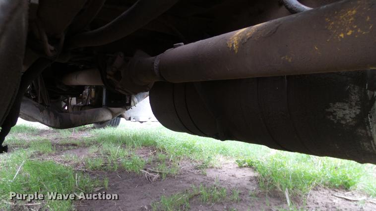 image for item DA6114 2000 Peterbilt 379 semi truck