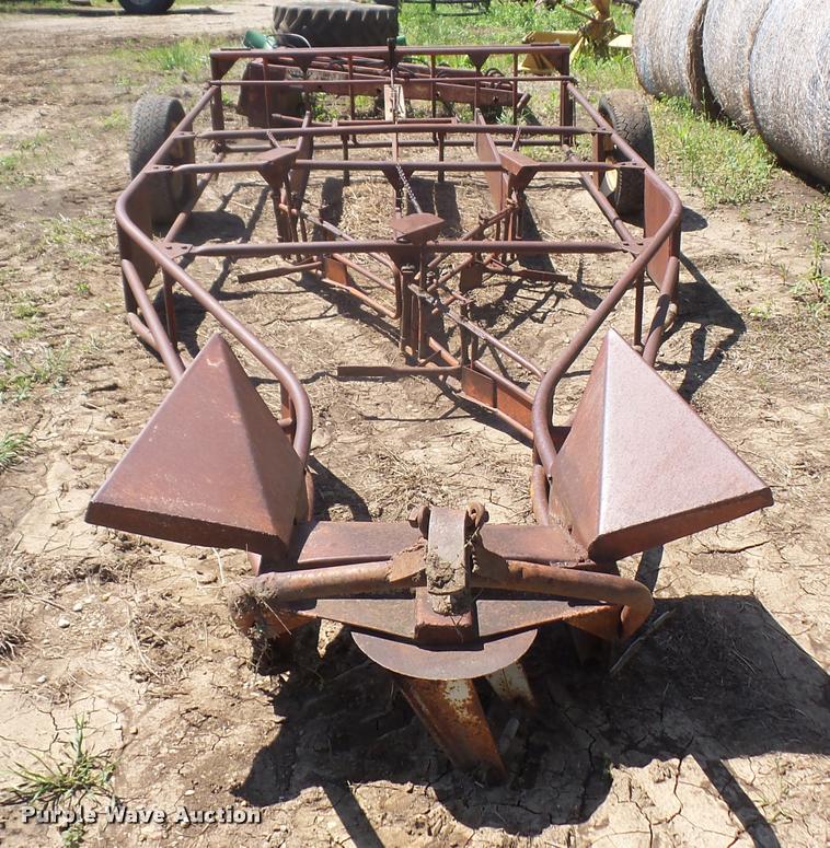 image for item DA6262 Welco bale accumulator